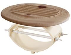 Die Massivholzteller - hier in Zirbe - gelagert auf dreidimensional beweglichen Federkörpern sorgen im Relax 2000 Bettsystem für die optimale Schlafergonomie