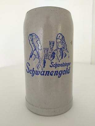 Ein Prost auf Schwetzingen – Bierkrug der Schwanenbrauerei ist Objekt des Monats August