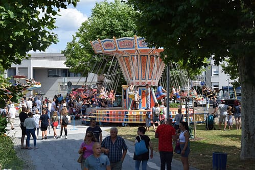 Vergnuegungspark-auf-dem-Stadtfest-